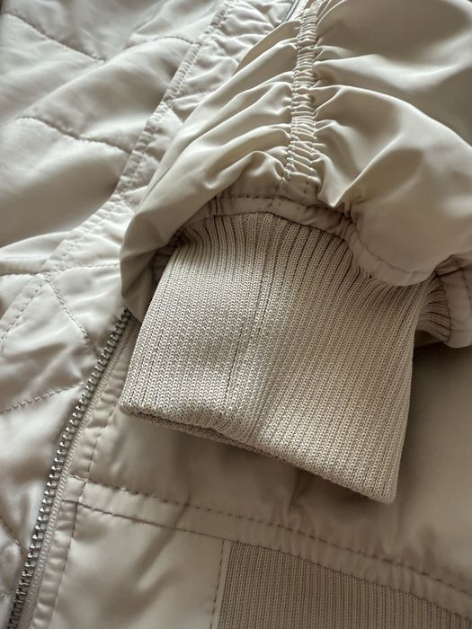 Бомбер H&M.