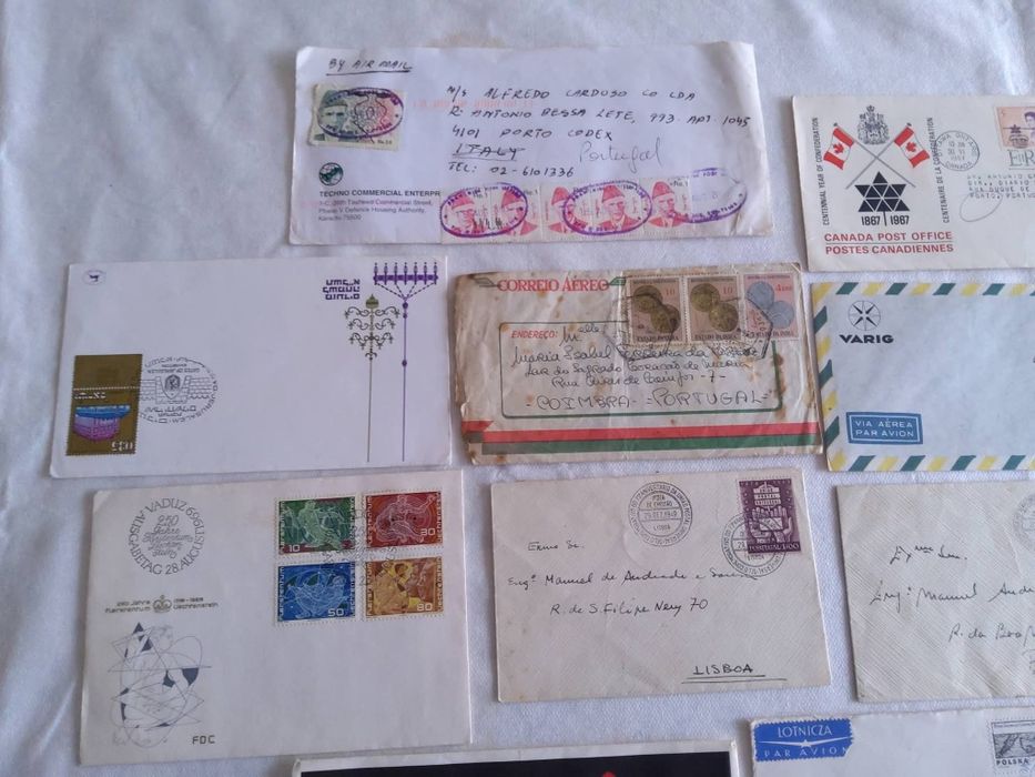 Lote de 16 envelopes estrangeiros
14 com selos6
Lote de 16 envelopes
14 com selos