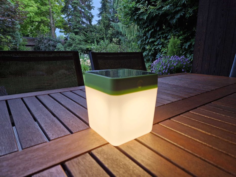 lampa  solarna na taras