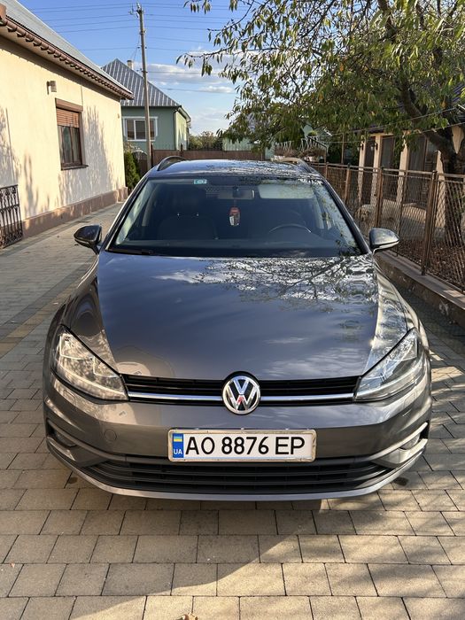 Автомобіль Volkswagen Golf VII  1.6 TDI