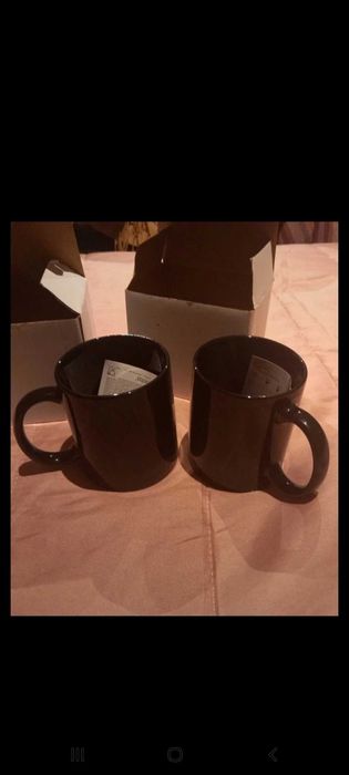 Conjunto de canecas de P.A., em cerâmica, pretas e/ou beges - Hiidea