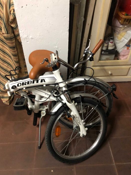 Bicicleta dobrável órbita com selim e punhos em pele