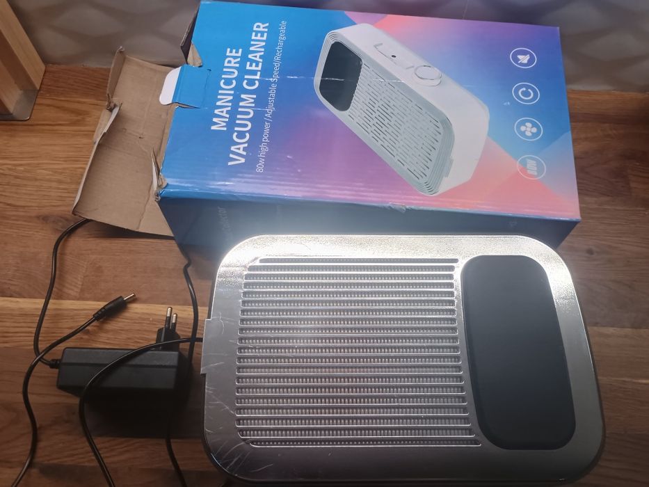Pochłaniacz pyłu manicure