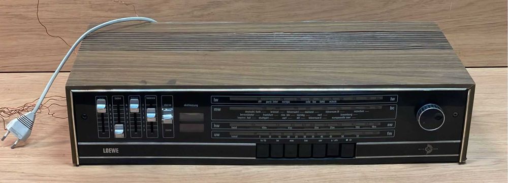 Radio antigo para decoração, não funciona