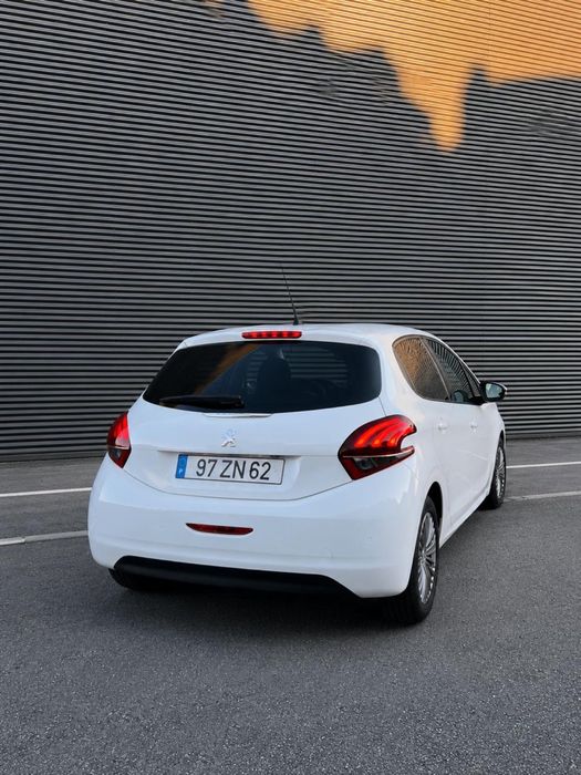 Peugeot 208 1.5 Blue-HDI Signature