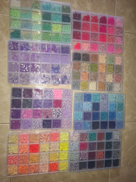 Missangas, fios, brincos, etc