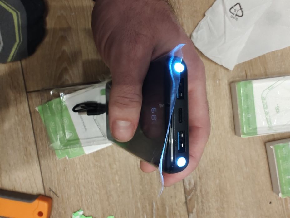 Повербанки нові в коробках з фанариками оптом ціна договірна