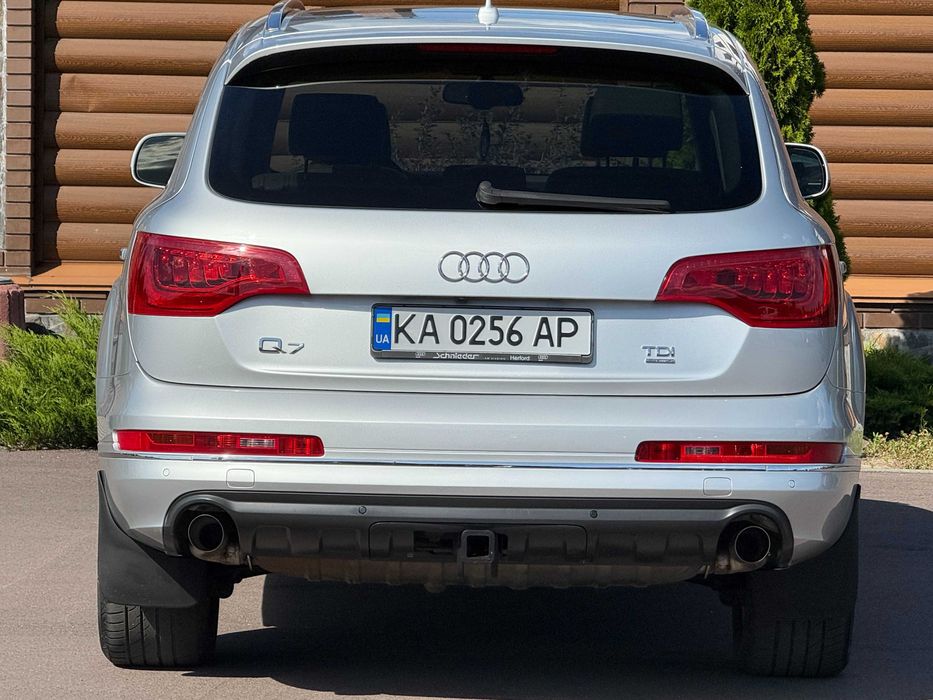 Audi Q7 3,0 Дизель 7 місць Гарний стан