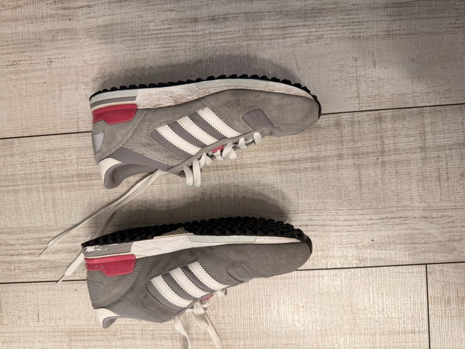Кросівки від бренду Adidas