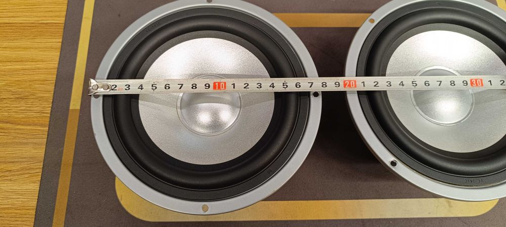 НЧ- динаміки 4- Ohm ( 178мм по корзині )-як нові!!