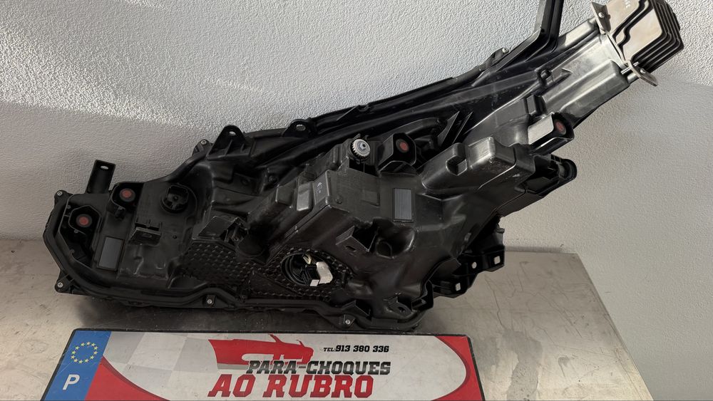 Farol drt toyota prius w6 2023
