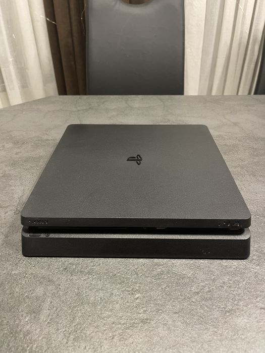 PlayStation 4 slim