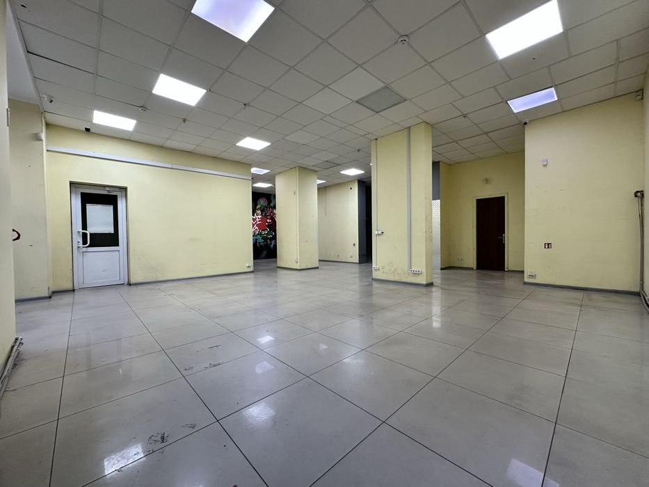 Оренда приміщення 112 м під все Ахматовой 35-А Фасад 2 входи Терміново