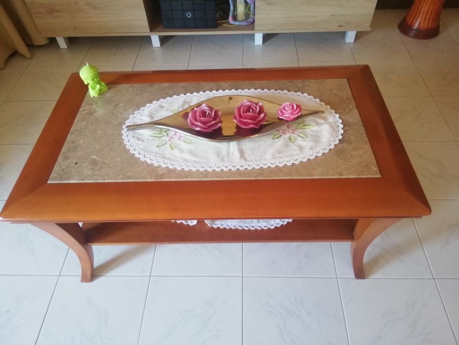 Mesa de centro com pedra