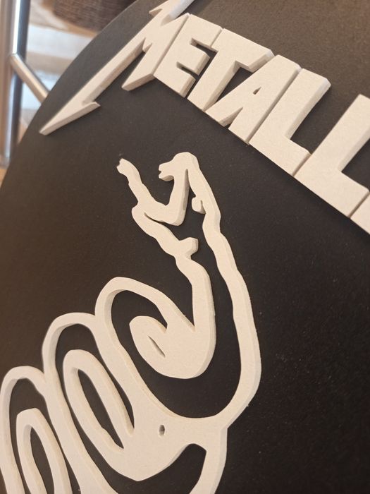 Decoração METALLICA em relevo