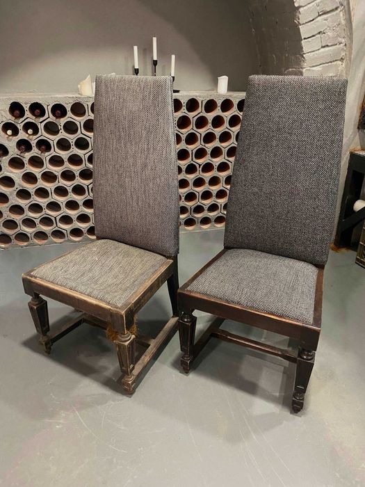 2 Cadeiras estilo Palacio madeira maciça e encosto alto