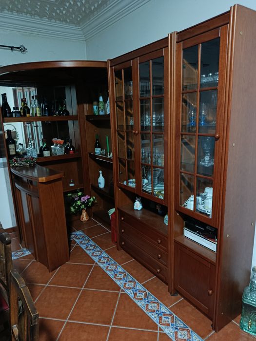 Móvel bar e Cristaleira