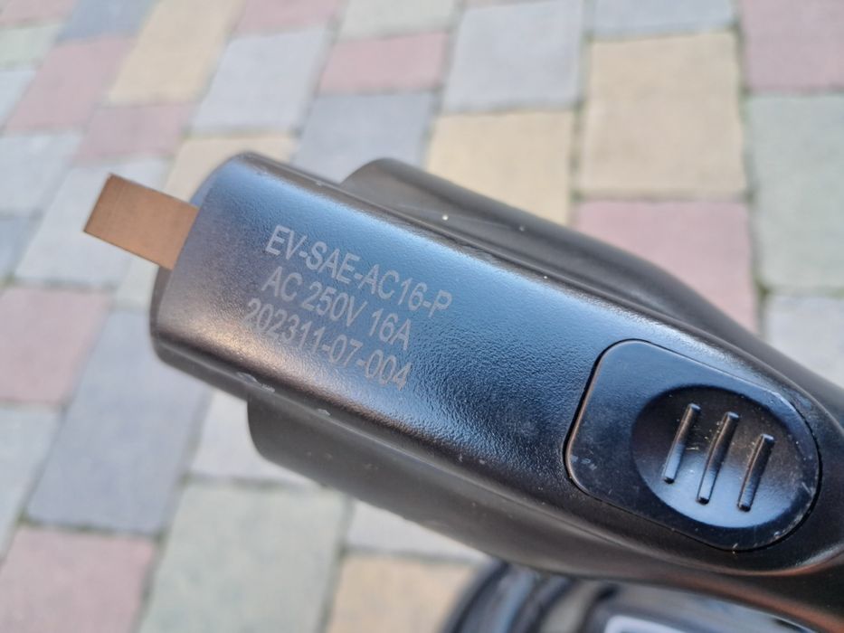 Зарядне до Tesla зарядний пристрій AplysiaTech 16A SAE J1772 тесла
