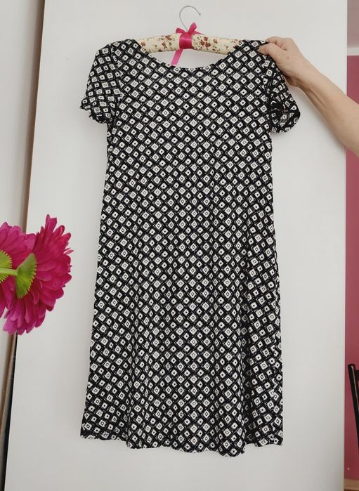Mango czarno biała sukienka mini 34 XS / 36 s wiskoza elastyczna