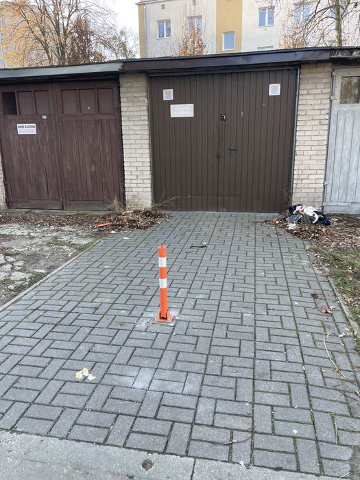 Garaż na Woli, os. Grabowska