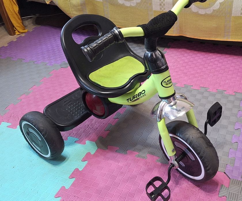 Велосипед трёхколёсный