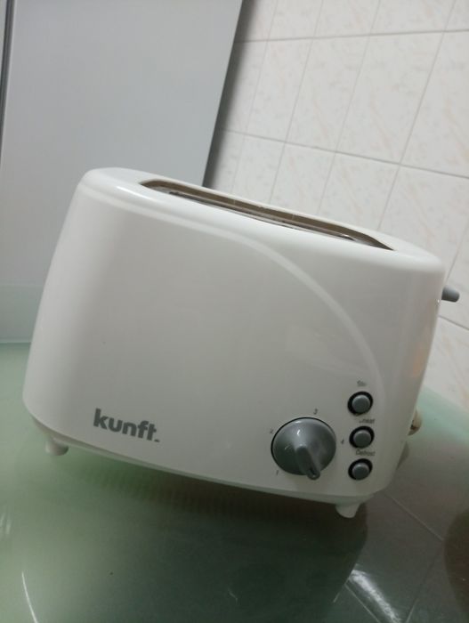 torradeira eletrica - Kunft. Em excelente estado.