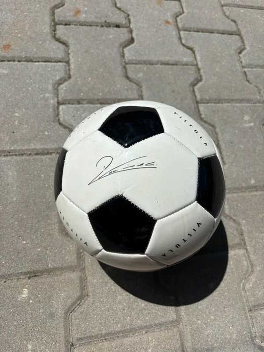 Piłka Robert Lewandowski piłka nożna