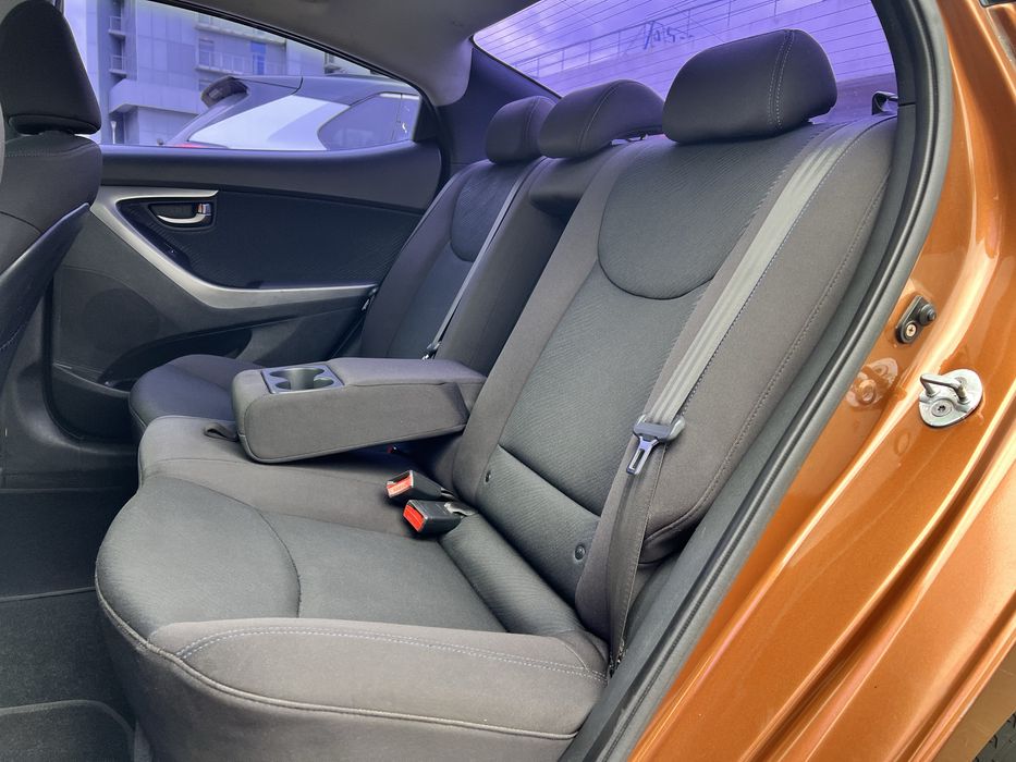 Hyundai Elantra 2012 рік 1.8 бенз/газ