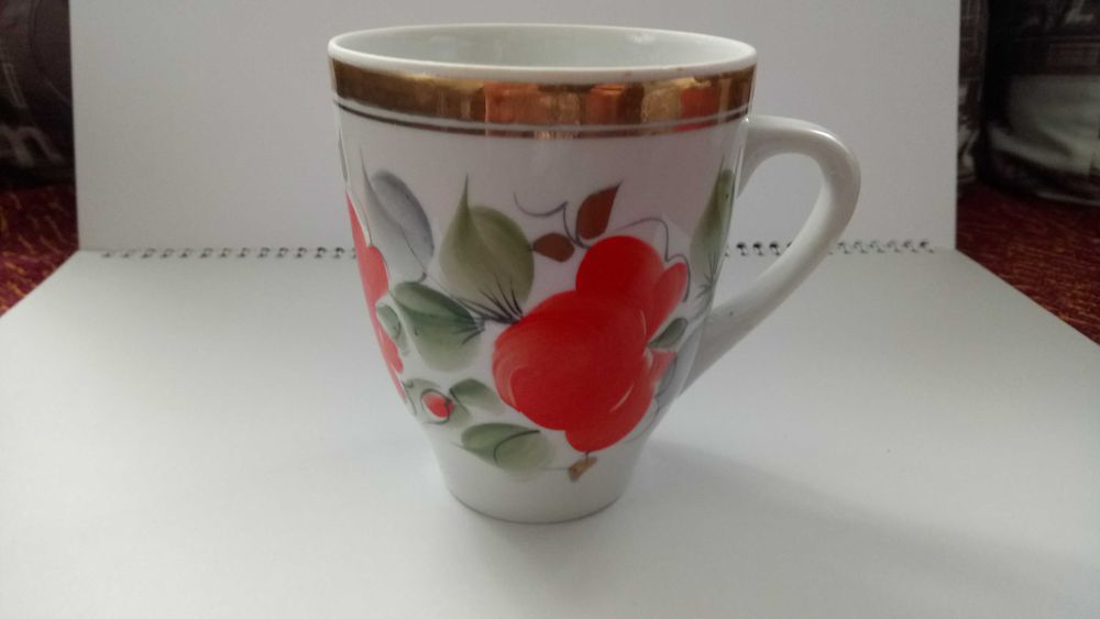 Чашки фарфоровые, керамические большого объема.