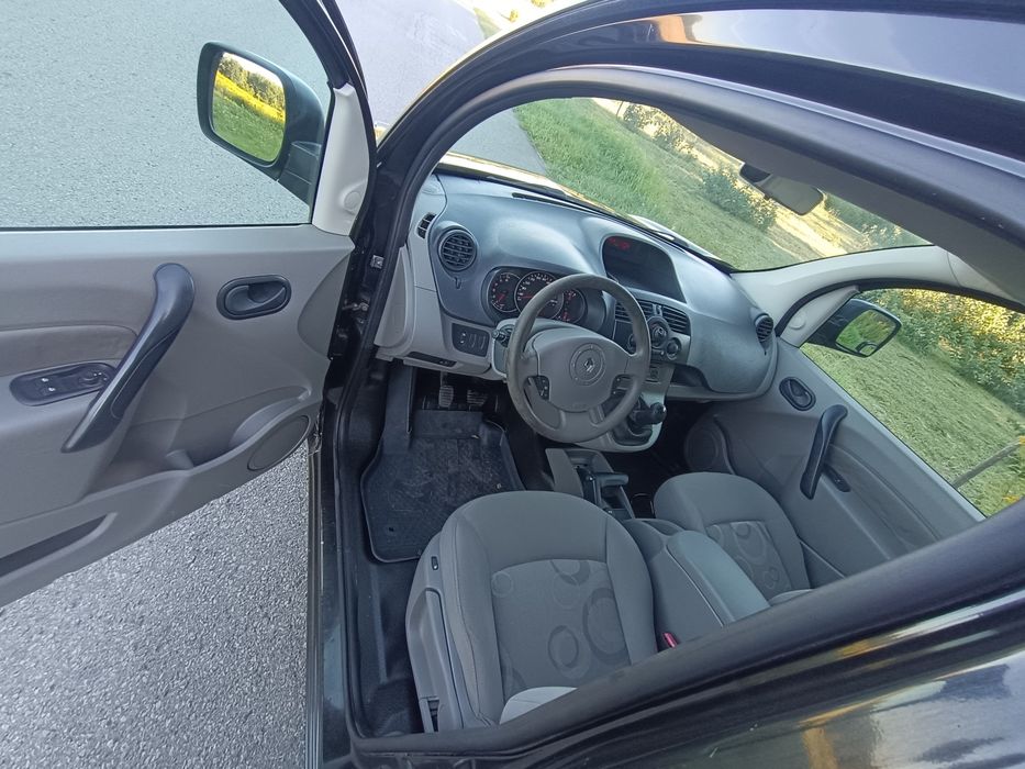 Renault Kangoo klima, 2 komplety kół, śliczny, hak