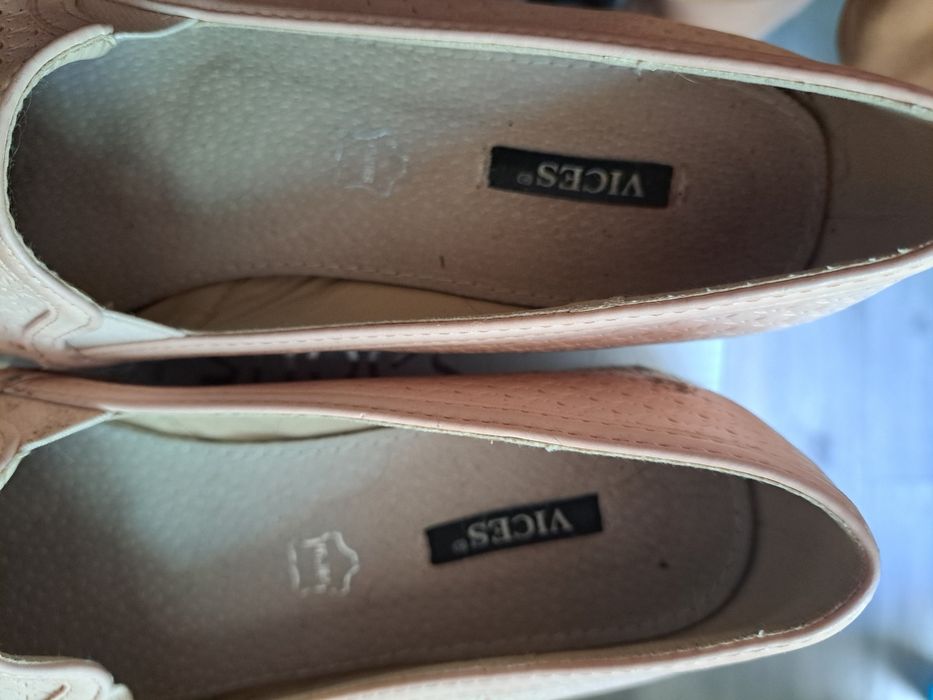 Pudrowe espadryle