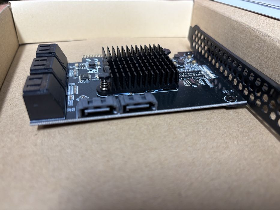 Kontroler MZHOU PCIe 3.0 x4 – 8× SATA III – ASM1166 + JMB575