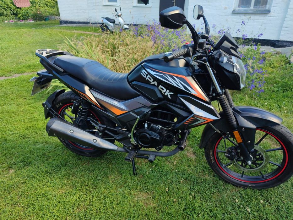 Продам мотоцикл Spark  250 кубів 2025 року.