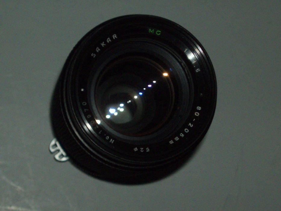 zum Nikon 80-200; Minolta 4.5/80-200; Tamron 3.8/80-200; Revenon 3,8