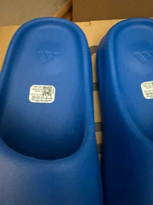 Klapki Adidas Yeezy slide azure 43