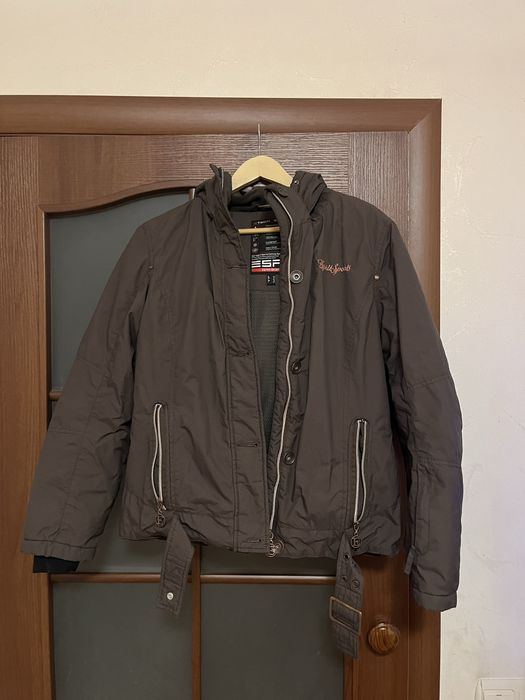 Лижна коричнева куртка