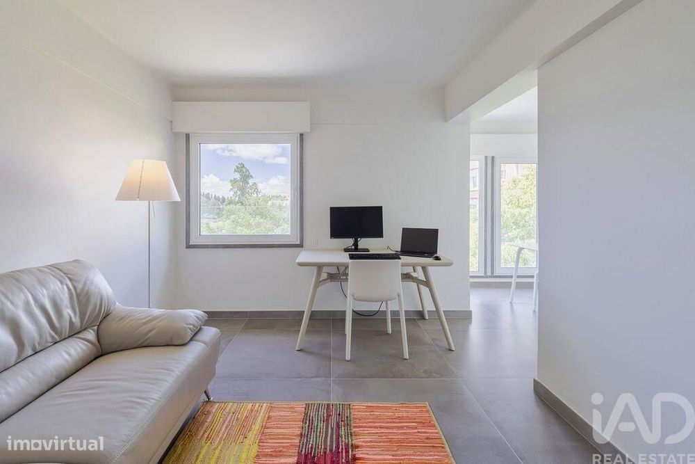 Apartamento T2 em Carnide