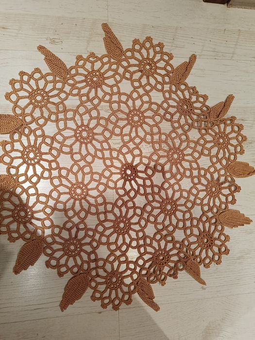 Serwetka szydełkowa artystyczna praca ręczna.