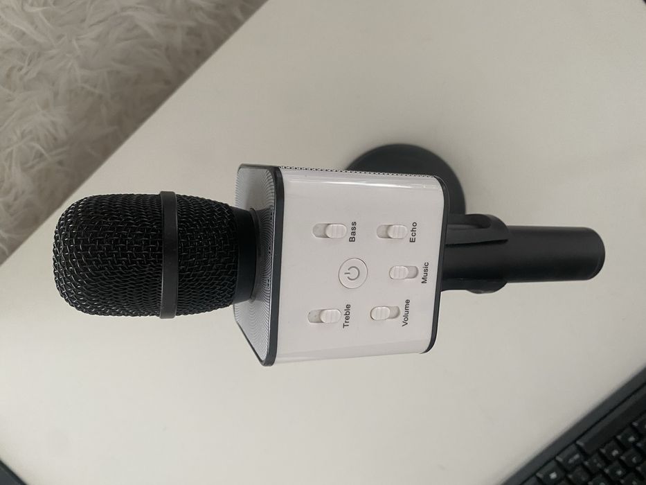 Microfone Karaoke Bluetooth com Suporte