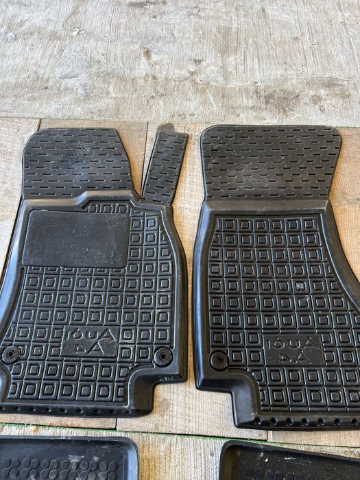 Продам коврики та ковпачки