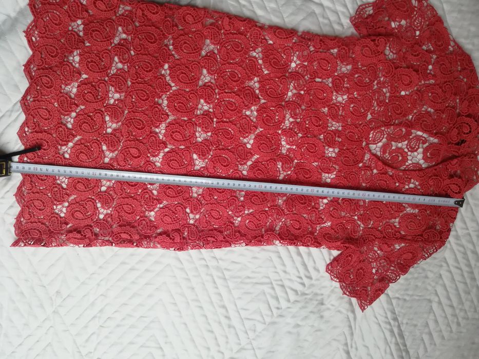 Sukienka narzutka koronkowa firmy Zara rozmiar XS