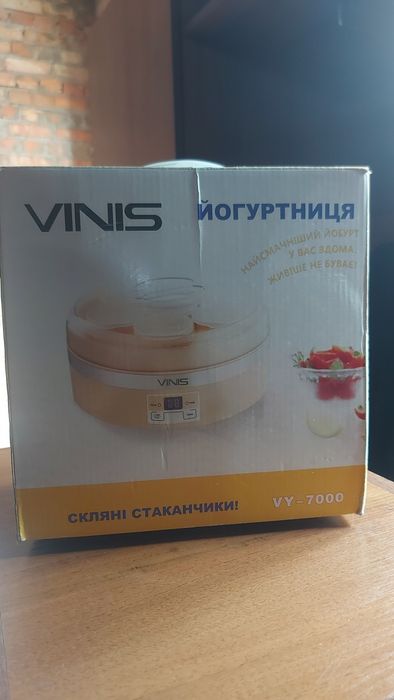 Йогуртниця Vinis на 7 стаканів