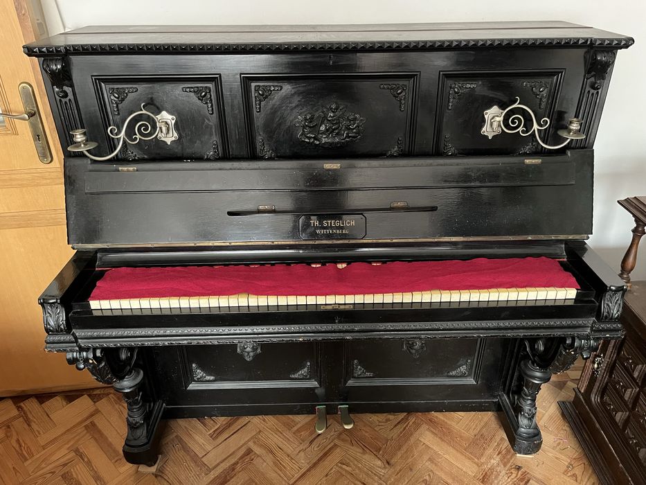 Piano clássico vertical