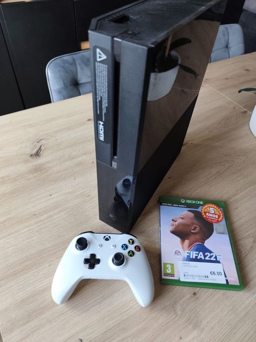 Xbox One 1Tb c/comando