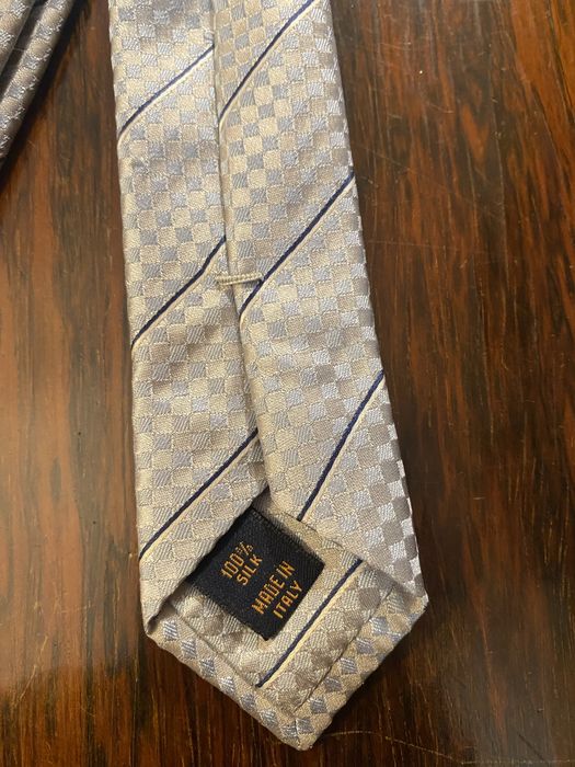 Gravata em seda de marca