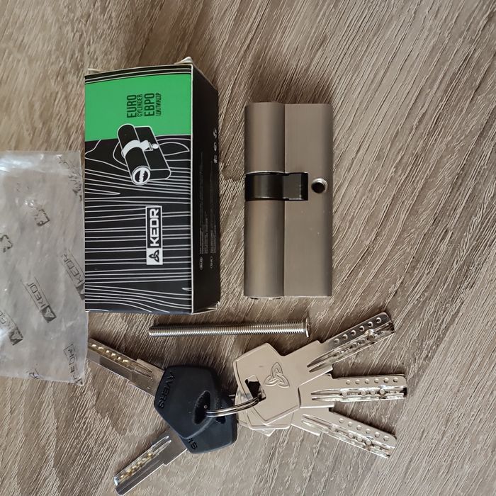 Сердцевина замка KEDR ZINK M70 ZN (40*30) 5 ключей в идеале как новая