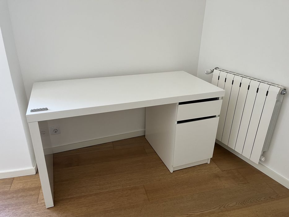 Secretária Malm IKEA