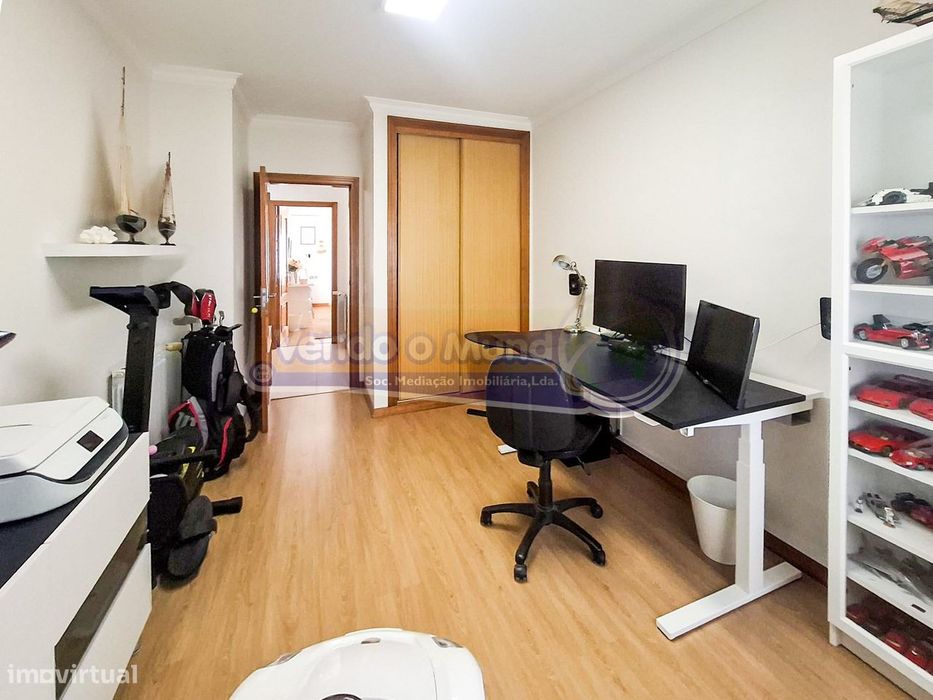 Apartamento T4 em Benavente (B659)