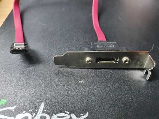 Śledź low-profile SATA - eSATA
