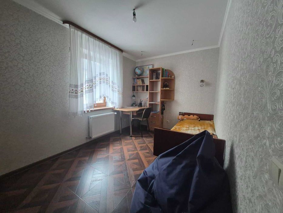 Продаж частини будинку на Старому Місті